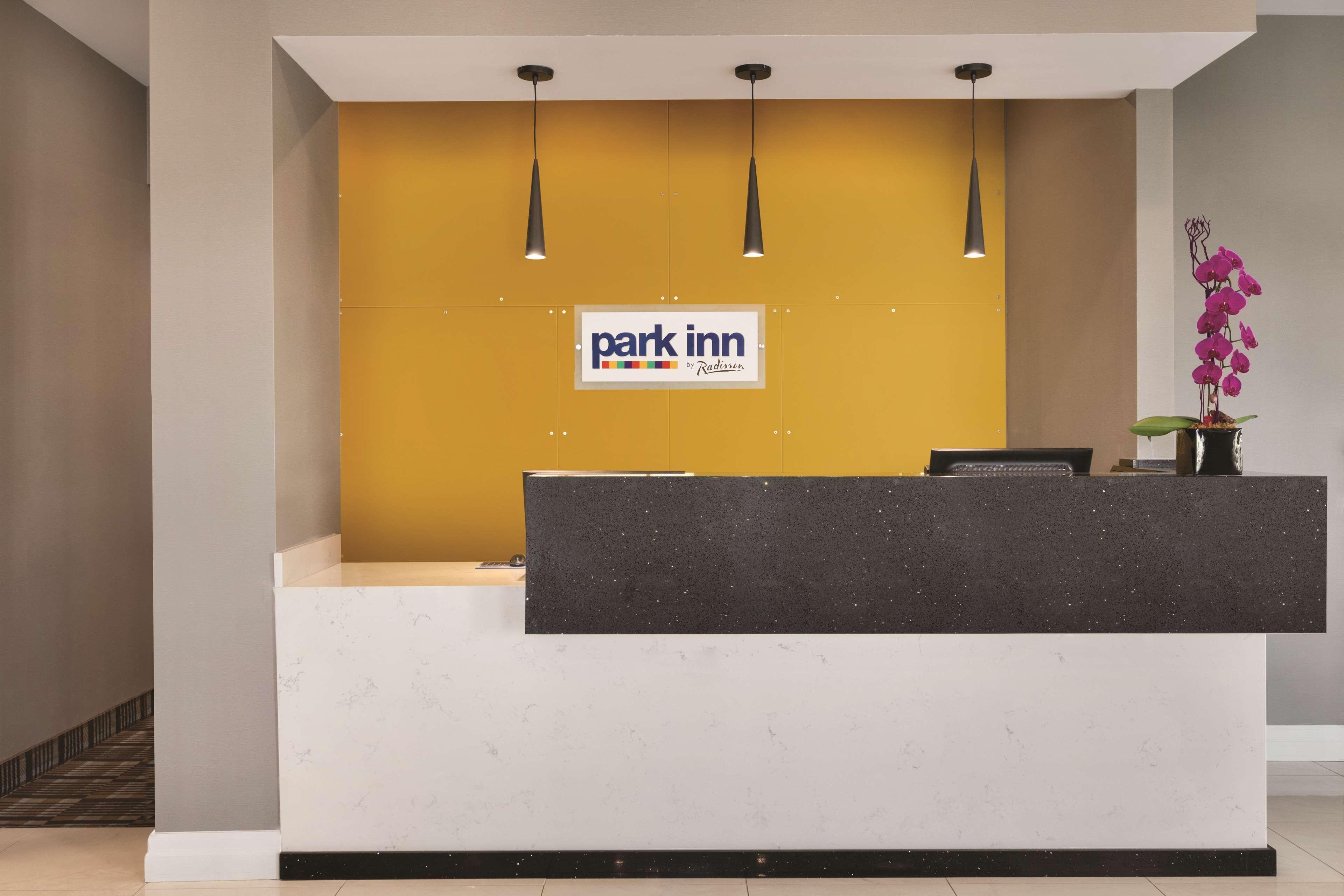 Park Inn By Radisson Brampton, On Zewnętrze zdjęcie