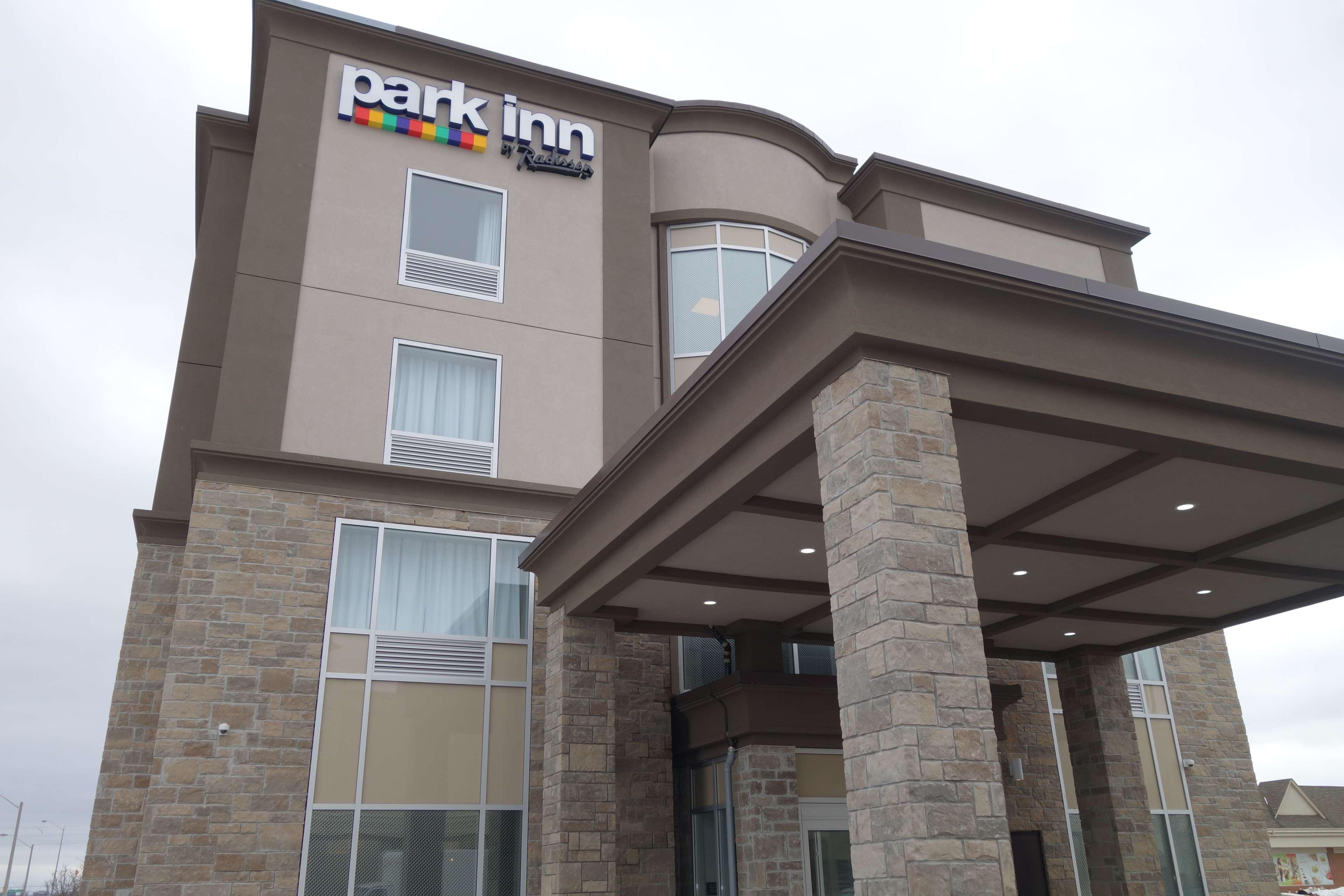 Park Inn By Radisson Brampton, On Zewnętrze zdjęcie